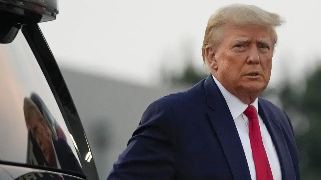Trump Considers Announcing End to War with Iran