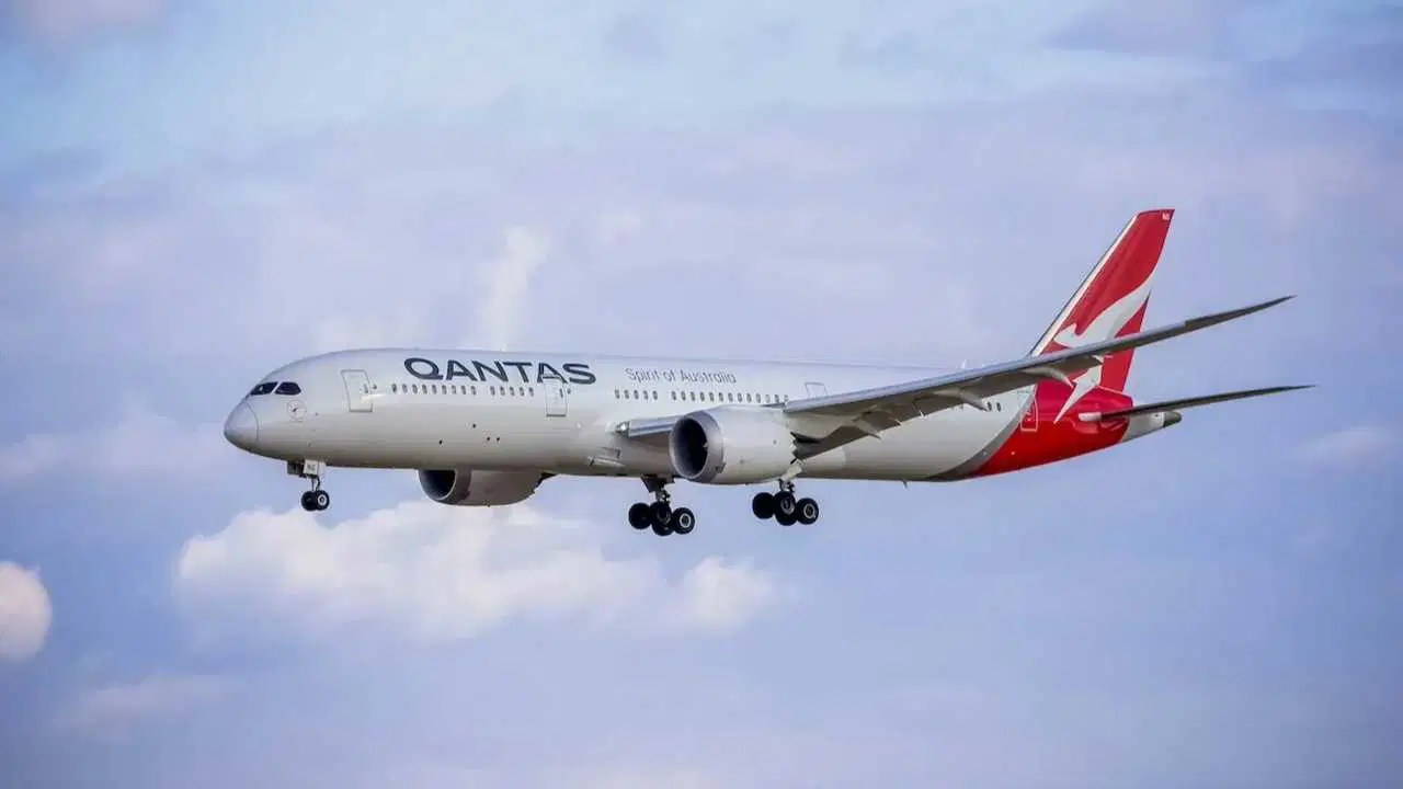 Qantas Flight Canceled Due to Bedbug Infestation on Boeing 787