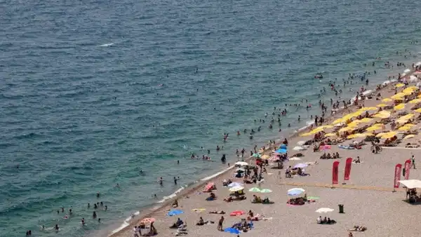 Sea Water Temperatures on July 5: Latest Updates from Major Turkish Coastal Cities