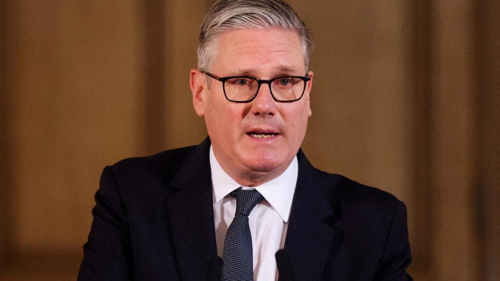 Keir Starmer Faces Unprecedented Unpopularity Amid Party Dissent