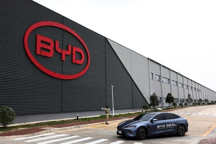 Otomobil Devi Türkiye'de Fabrika Açma Planlarını Belirledi
