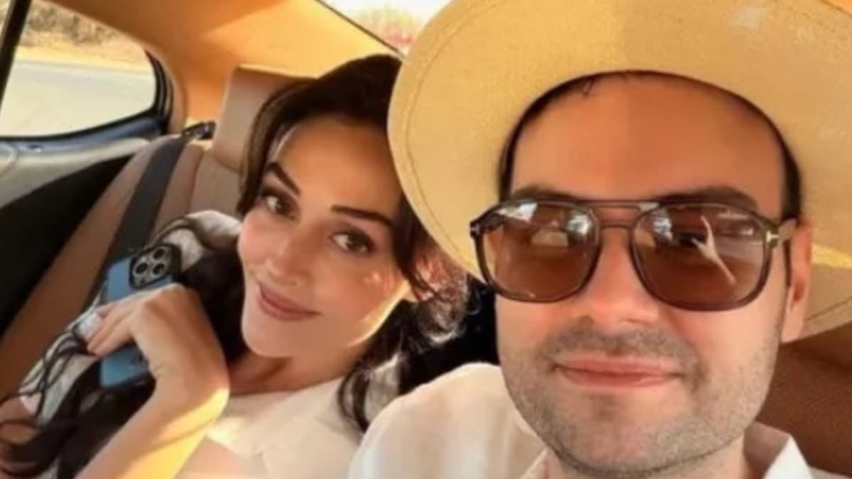 Faruk Sabancı Celebrates Love with Esra Bilgiç