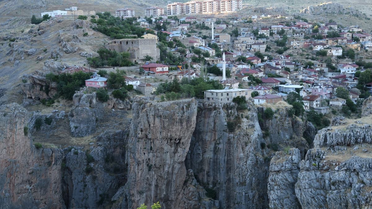 A Stunning 168-Meter High Bridge Leads to This Home's Garden