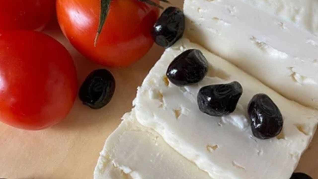 Combining Olives and Cheese Can Have Toxic Effects on the Body