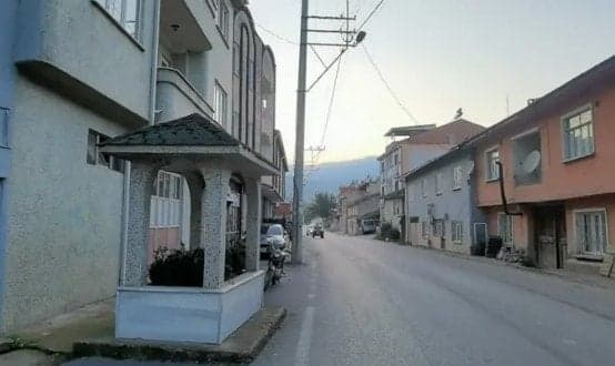 Gizemli Mezar İhtilafı: Mahallede Tartışmalar Büyüyor
