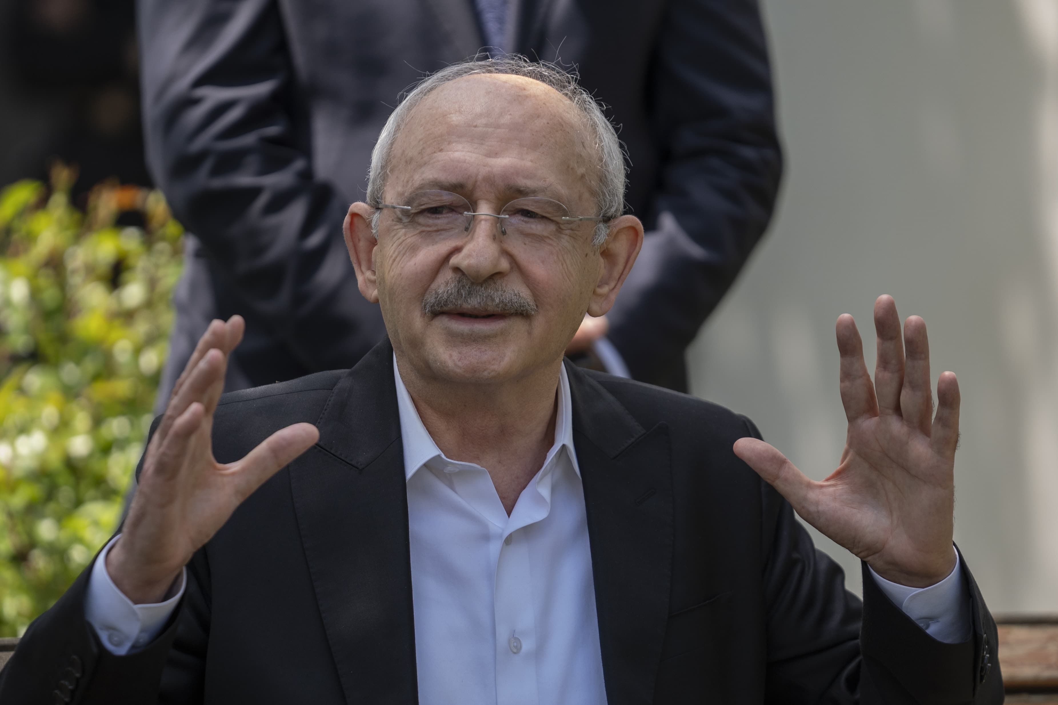 Kılıçdaroğlu Paves the Way for Group Meeting Through Exports