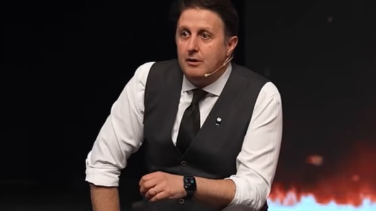 İlker Ayrık'tan Hayranlarını Üzen Açıklama: Gösterilerini İptal Etti