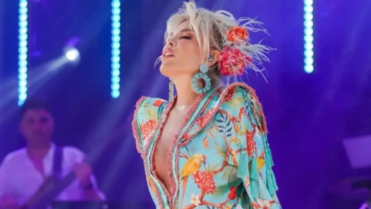 Ajda Pekkan Reveals Her Secret to Staying Healthy and Beautiful at 80: 'I Eat a Spoonful Every Morning'