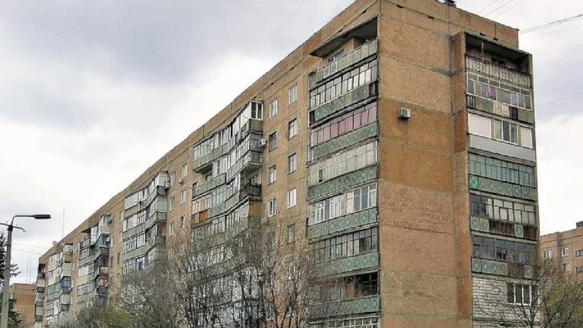 Tragic Incident Unfolds in Apartment Building: Reality Breaks Through