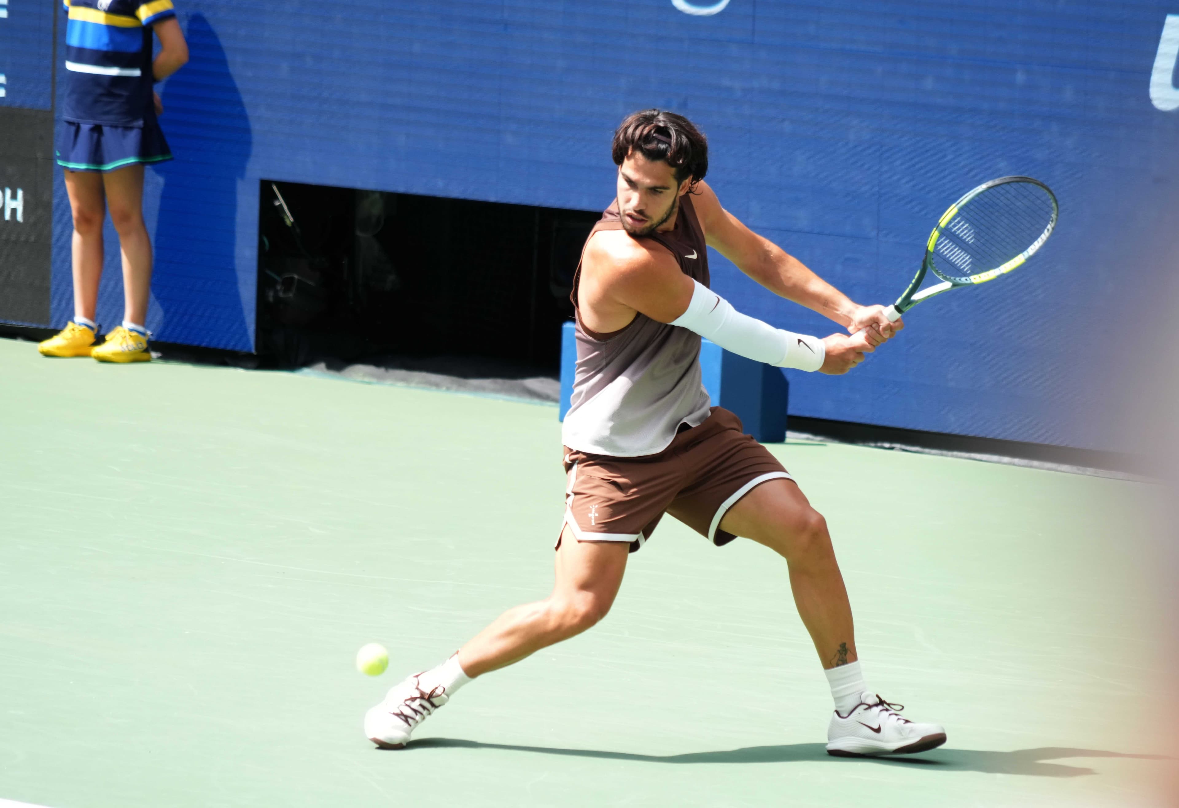 Sabalenka and Alcaraz Advance to Quarterfinals at the US Open