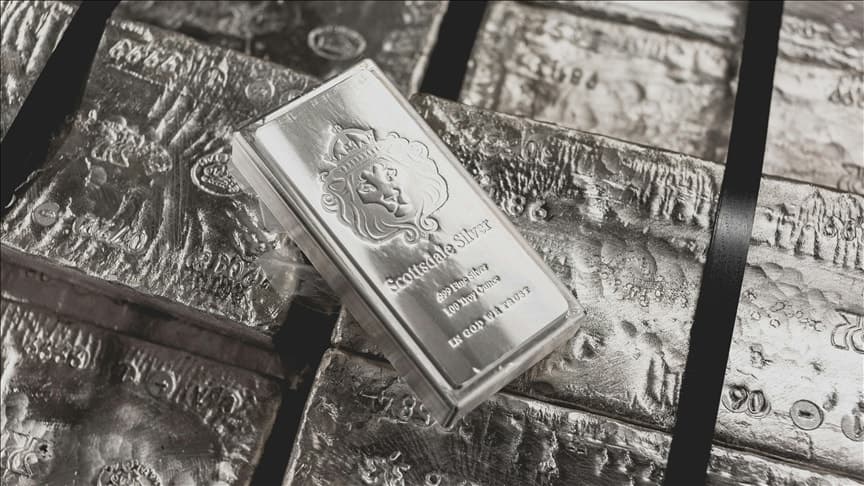Warning Signs for Silver Investors: Market Decline Follows Record Highs
