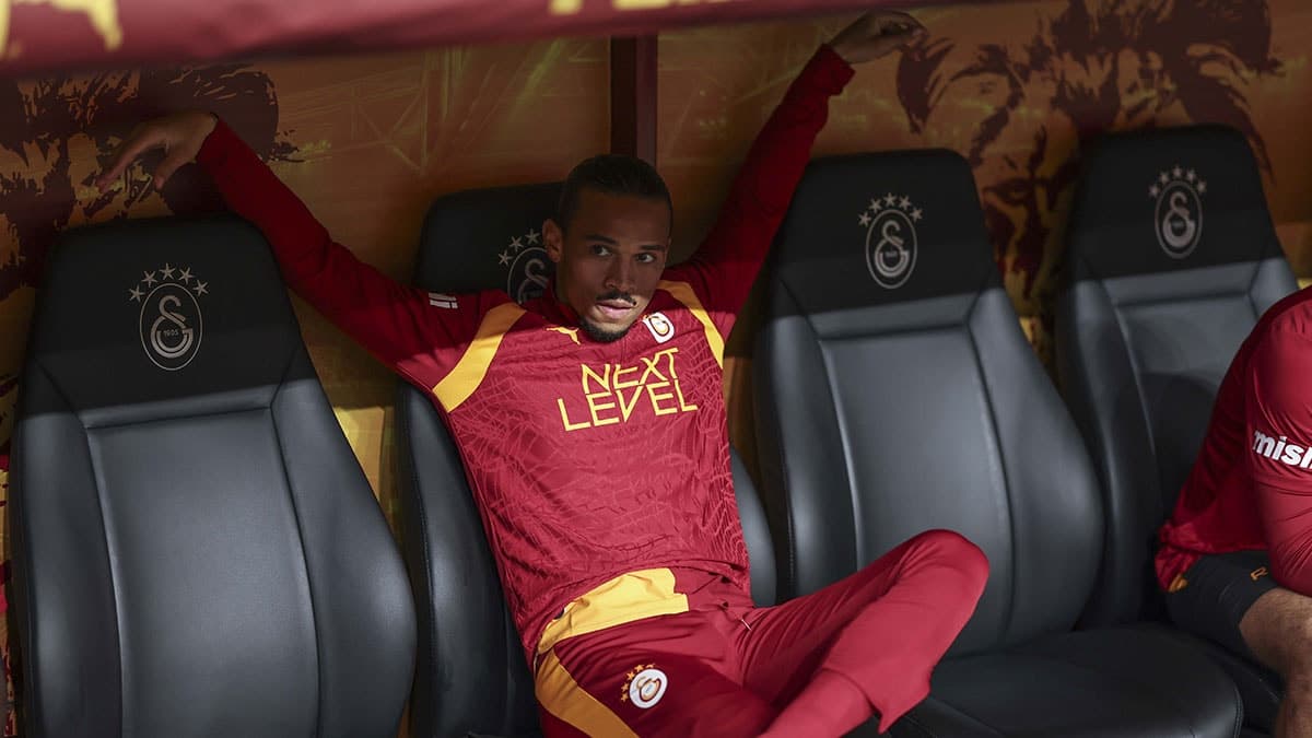 Sane Expresses Concerns to Galatasaray Management Amidst Crisis